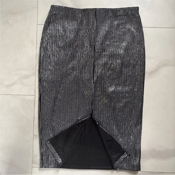 Everleigh Silver Sequin Black Pencil Skirt NWT Women's Medium - Picture 6 of 6